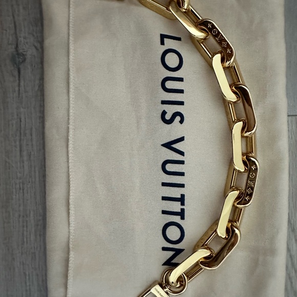 Louis Vuitton Black Coussin BB - Picture 8 of 11